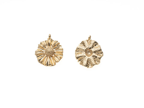 Gold Sunflower Daisy Medallion Pendant, Summer Garden Inspired, Daisy Flower Pendant, 18.5mm, string though pendant,no need jumpring,CPG2100