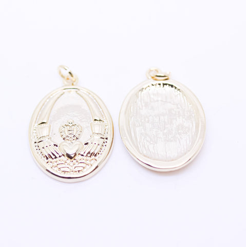 Gold Hands Holding heart Pendant, Oval Holding Heart Pendant, 20x15mm, 1 pc or 10 pcs, WHOLESALE,CPG217