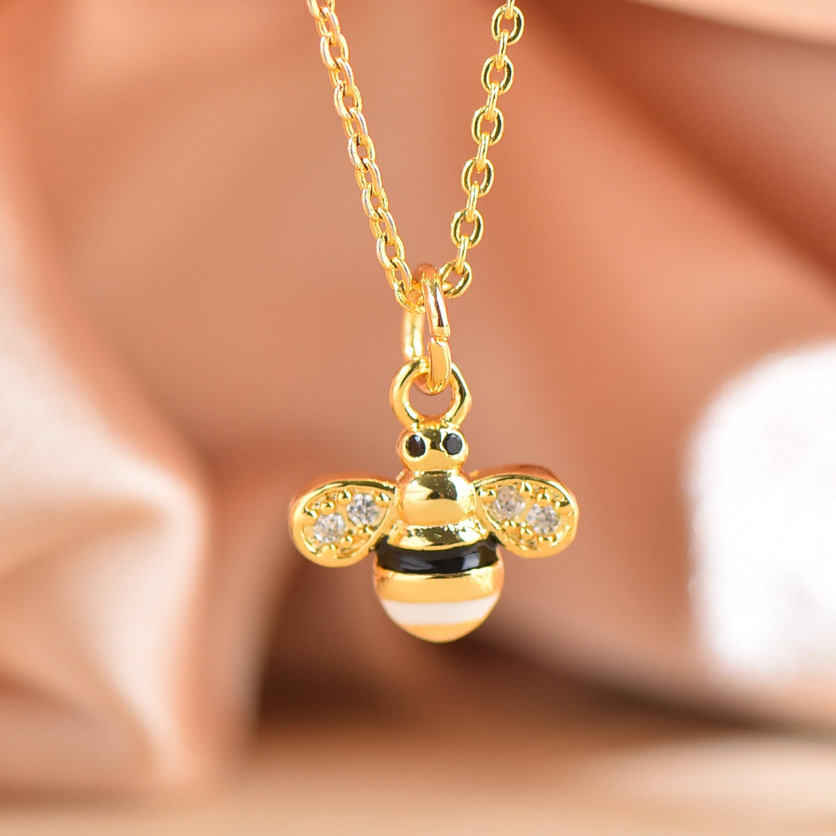 Honey bee cz enamel pendant, bee charm, cz honey bee charm, Dainty Minimalist Jewelry, charm for jewelry, CPG634