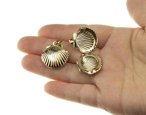 Clam Shell Locket Charm,Gold Clam Shell Locket Pendant,Seashell Locket Charm,Shiny gold Locket Clam Shell Pendant,CPG2129